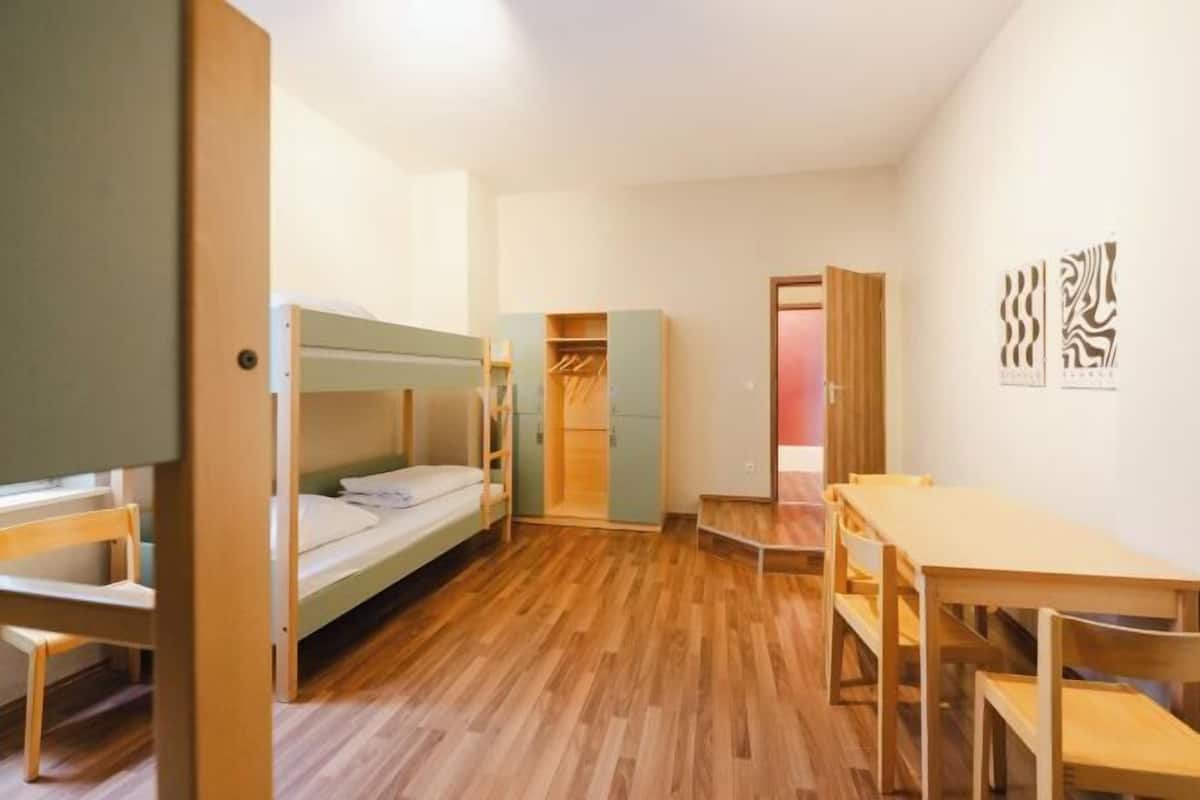 1 bedroom, pillow-top beds, in-room safe, soundproofing