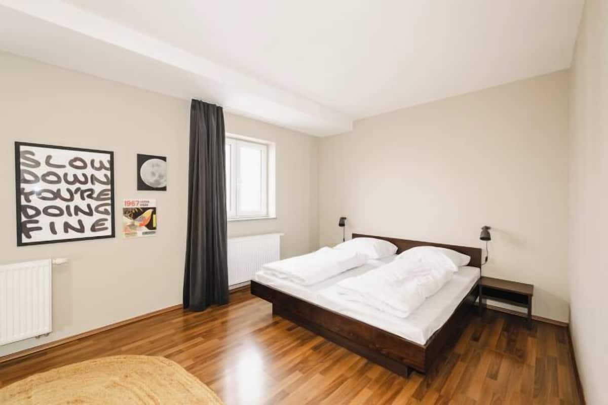 1 bedroom, pillow-top beds, in-room safe, soundproofing