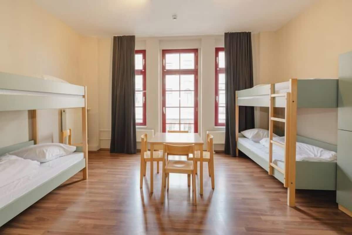 1 bedroom, pillow-top beds, in-room safe, soundproofing