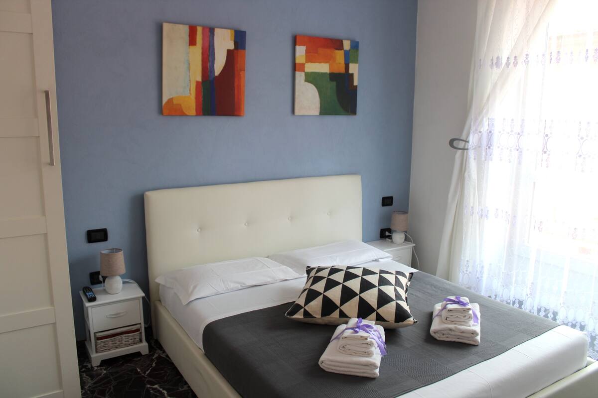 Deluxe Apartment, Kitchenette | 1 bedroom, Frette Italian sheets, premium bedding, down duvets