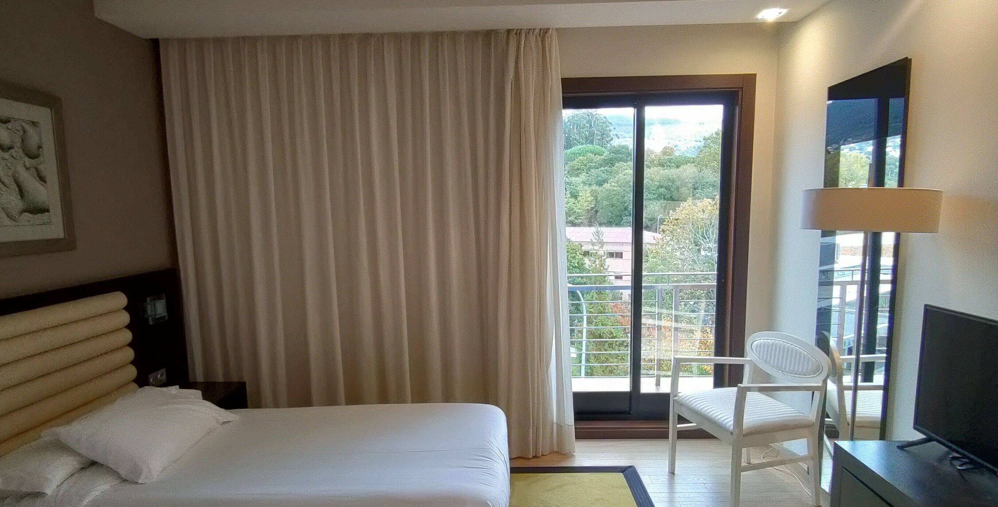 double room | minibar, in-room safe, desk, laptop workspace