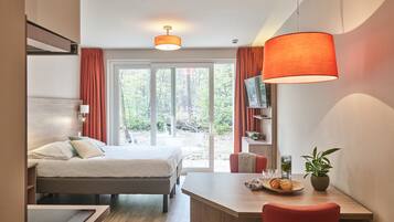 Studio, 1 Double Bed, Mobility Accessible | Living area | TV