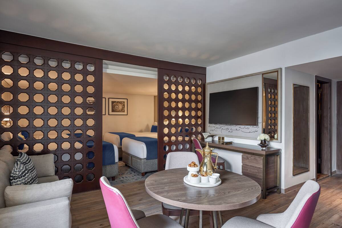 1 chambre, minibar, coffres-forts dans les chambres, bureau