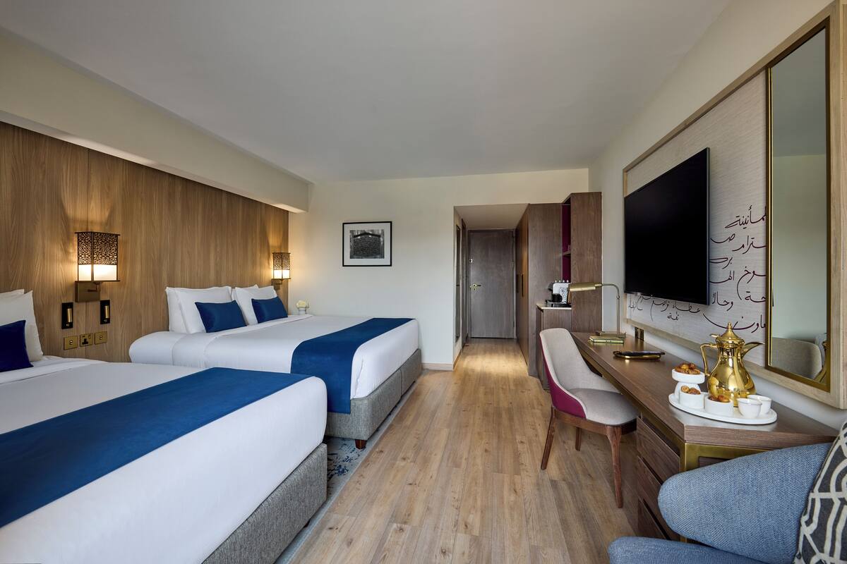 1 chambre, minibar, coffres-forts dans les chambres, bureau
