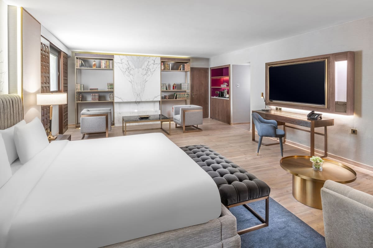 1 bedroom, minibar, in-room safe, desk