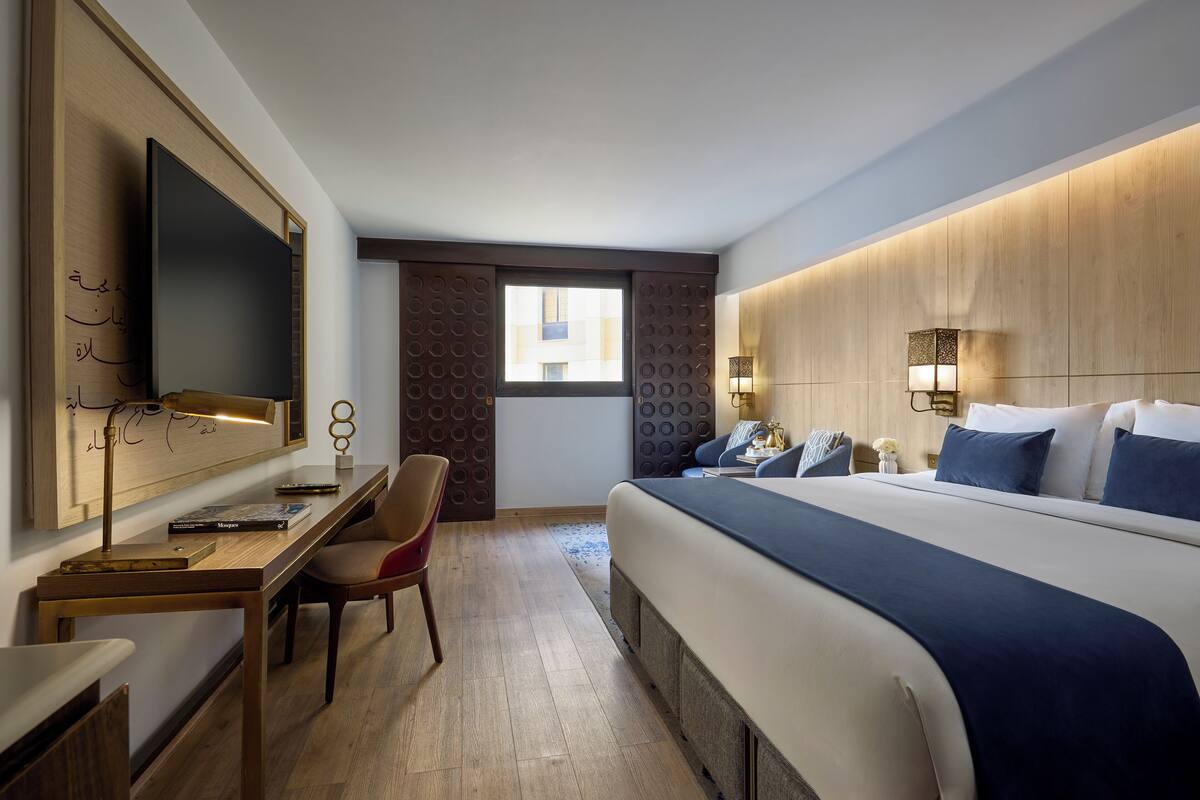 1 chambre, minibar, coffres-forts dans les chambres, bureau