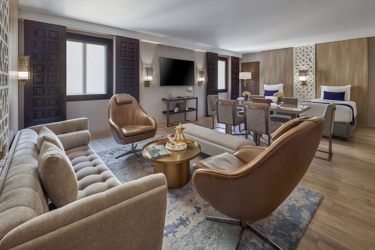1 chambre, minibar, coffres-forts dans les chambres, bureau
