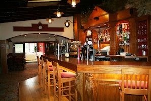 Bar (on property) - The Galley of Lorne Inn (Lochgilphead)