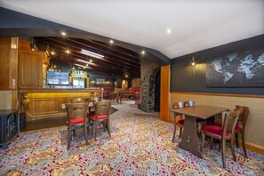 Bar (on property) - The Galley of Lorne Inn (Lochgilphead)