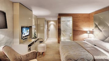 Double Room | Hypo-allergenic bedding, down duvets, minibar, in-room safe