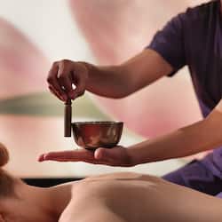 Salas para tratamentos a dois, sauna seca, banheira de hidromassagem