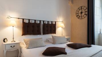 Habitación superior (1 or 2 persons) | Ropa de cama de alta calidad y decoración personalizada