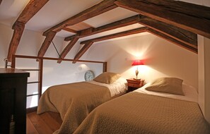 Chambre Triple Standard | Literie de qualité supérieure, décoration personnalisée