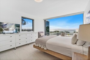 Three Bedroom Apartment 10