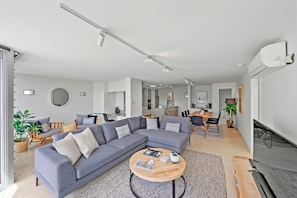 Living area - Picture Point Terraces (Noosa Heads)