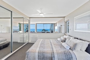 Soundproofing, iron/ironing board, cots/infant beds, free WiFi - Picture Point Terraces (Noosa Heads)