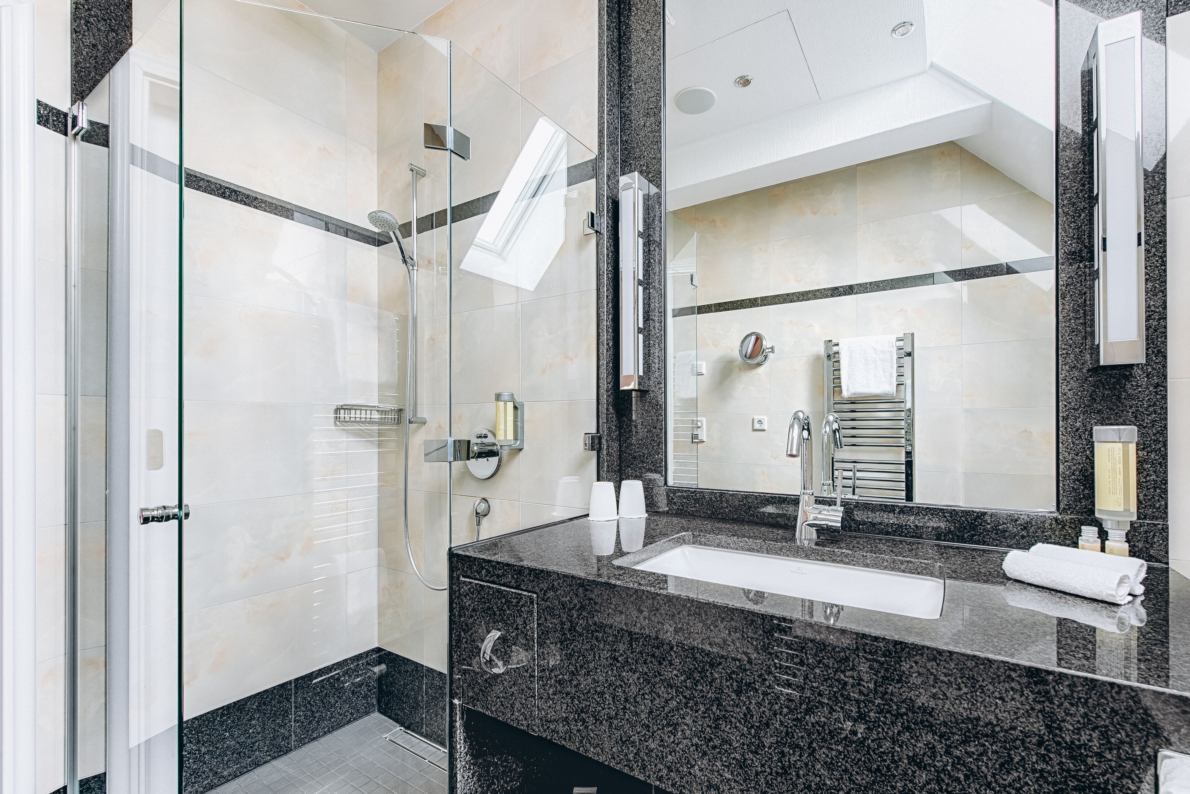 honeymoon suite, private bathroom | bathroom | rainfall showerhead, free toiletries, hair dryer, towels