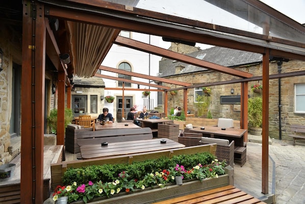 Balcony - The Woolly Sheep Inn (Skipton)