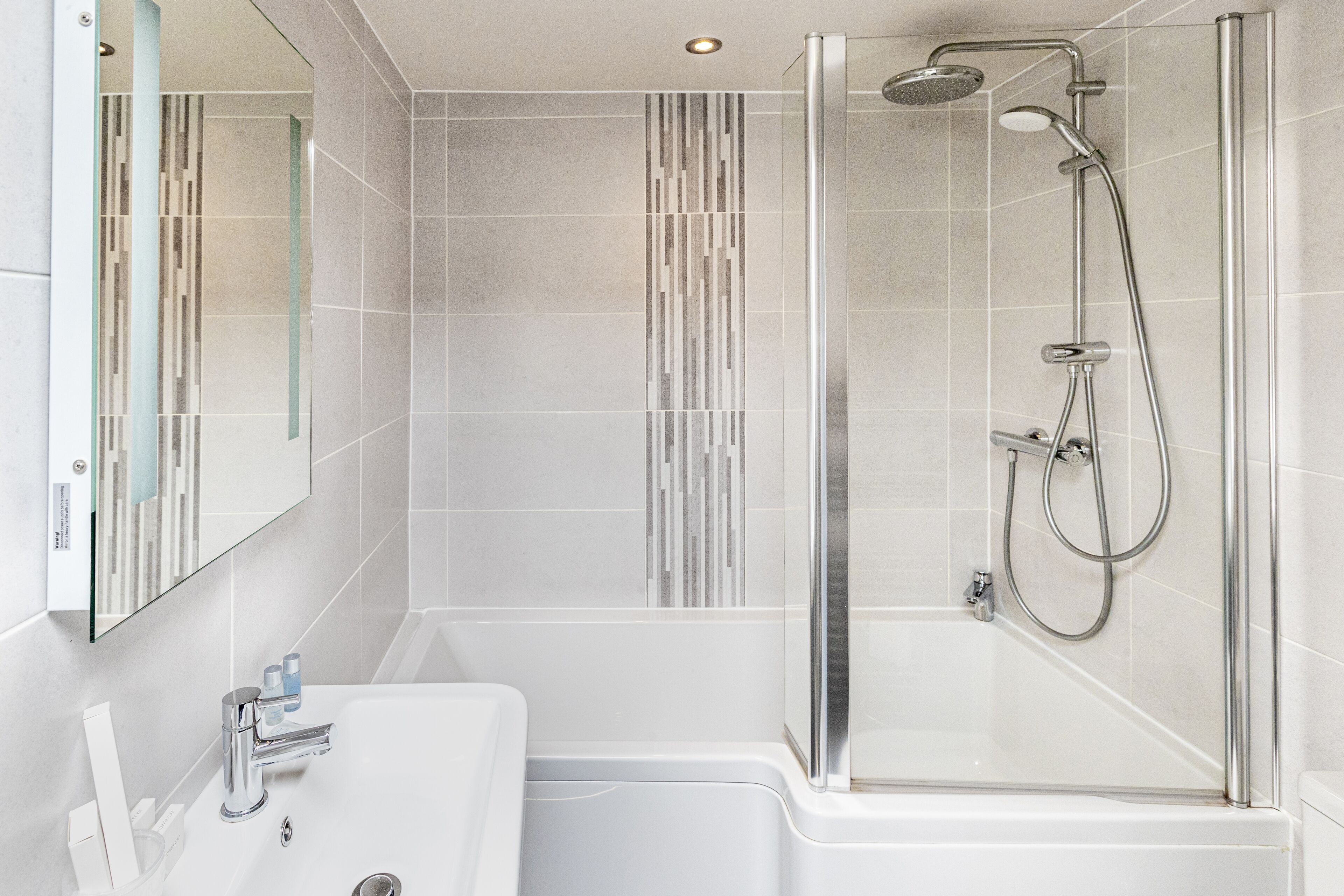 Superior Double Room | Bathroom