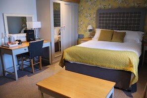 Superior Double Room | Desk, free WiFi, bed sheets