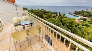 Unclassified image, 3 of 57, button - Villa Tudor (Hvar)