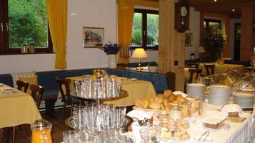 Petit déjeuner buffet compris tous les jours