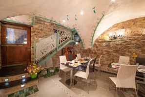 Buffet déjeuner (5 EUR par personne)