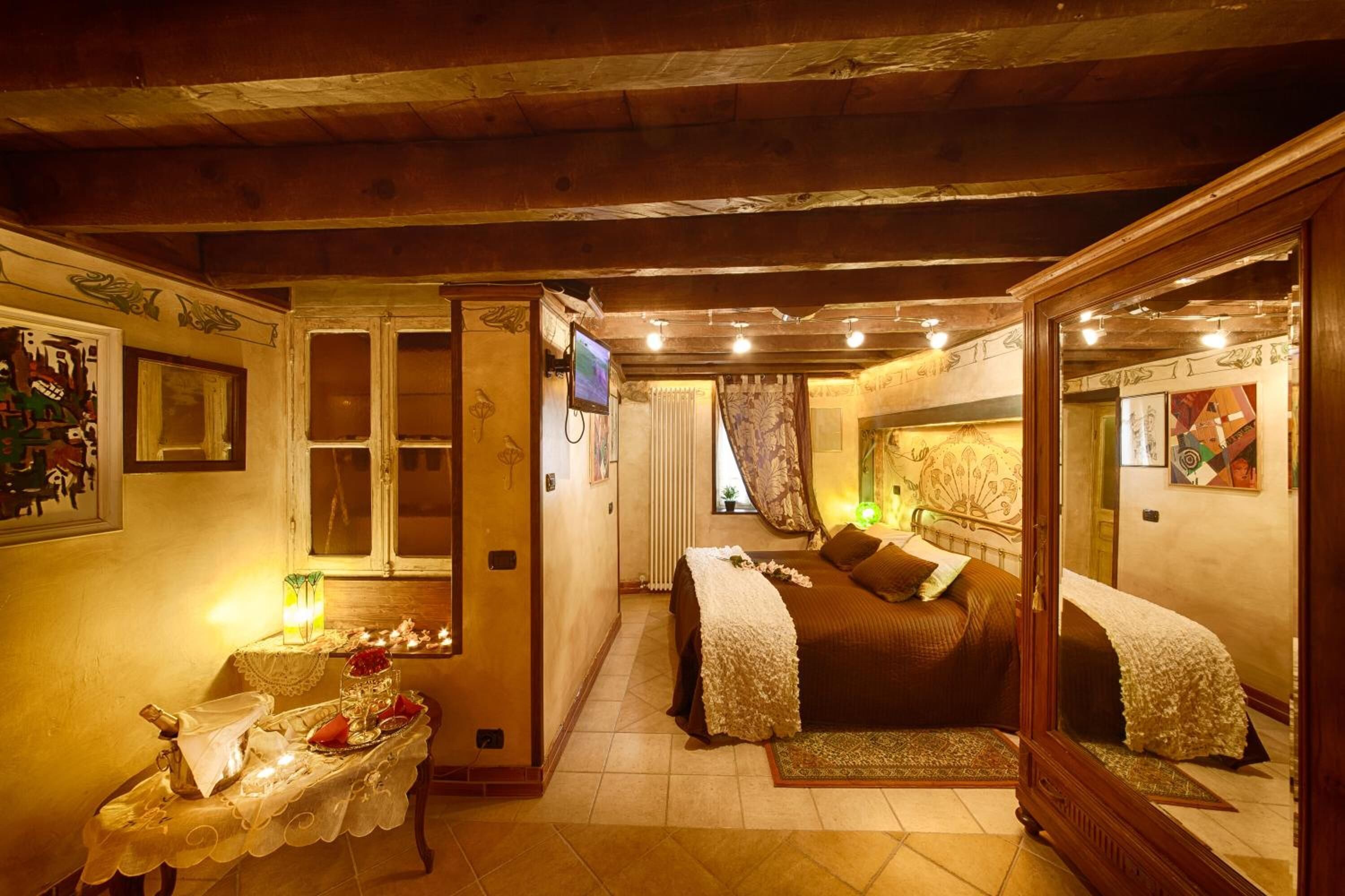 minibar, individually decorated, individually furnished, bed sheets