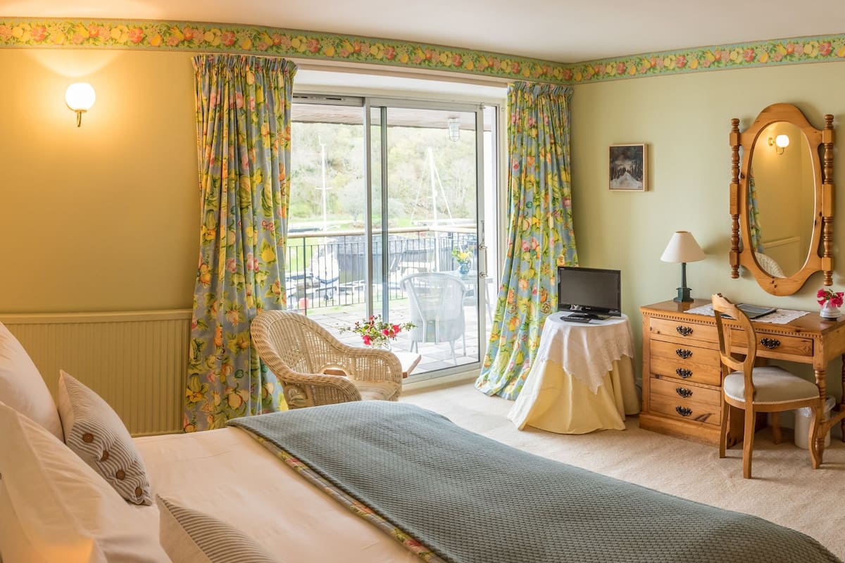 superior double or twin room | individually decorated, individually furnished, iron/ironing board