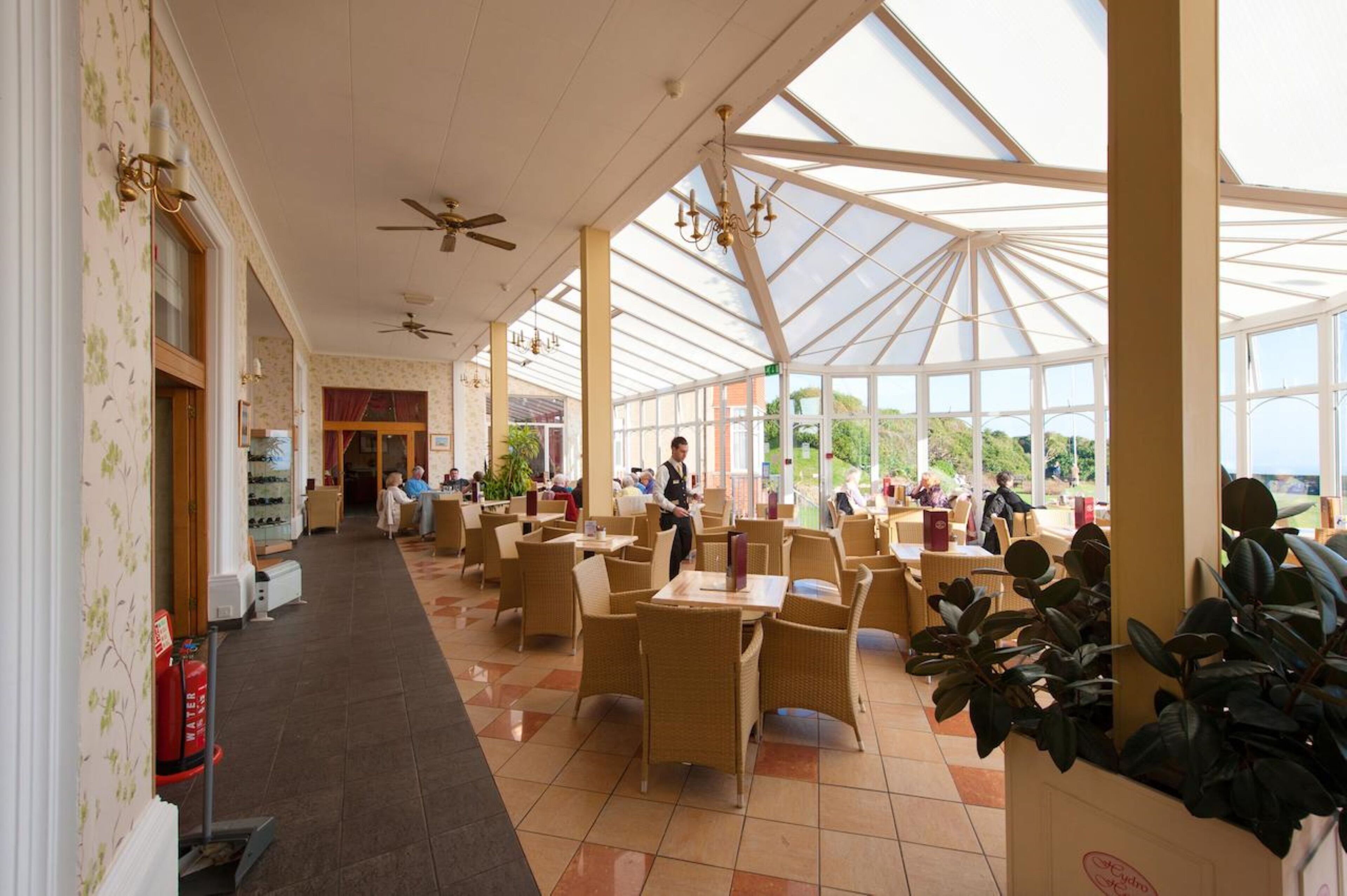 free daily english breakfast