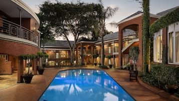 Outdoor pool, pool umbrellas