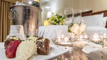 Se sirven desayunos, comidas, cenas y cocina internacional