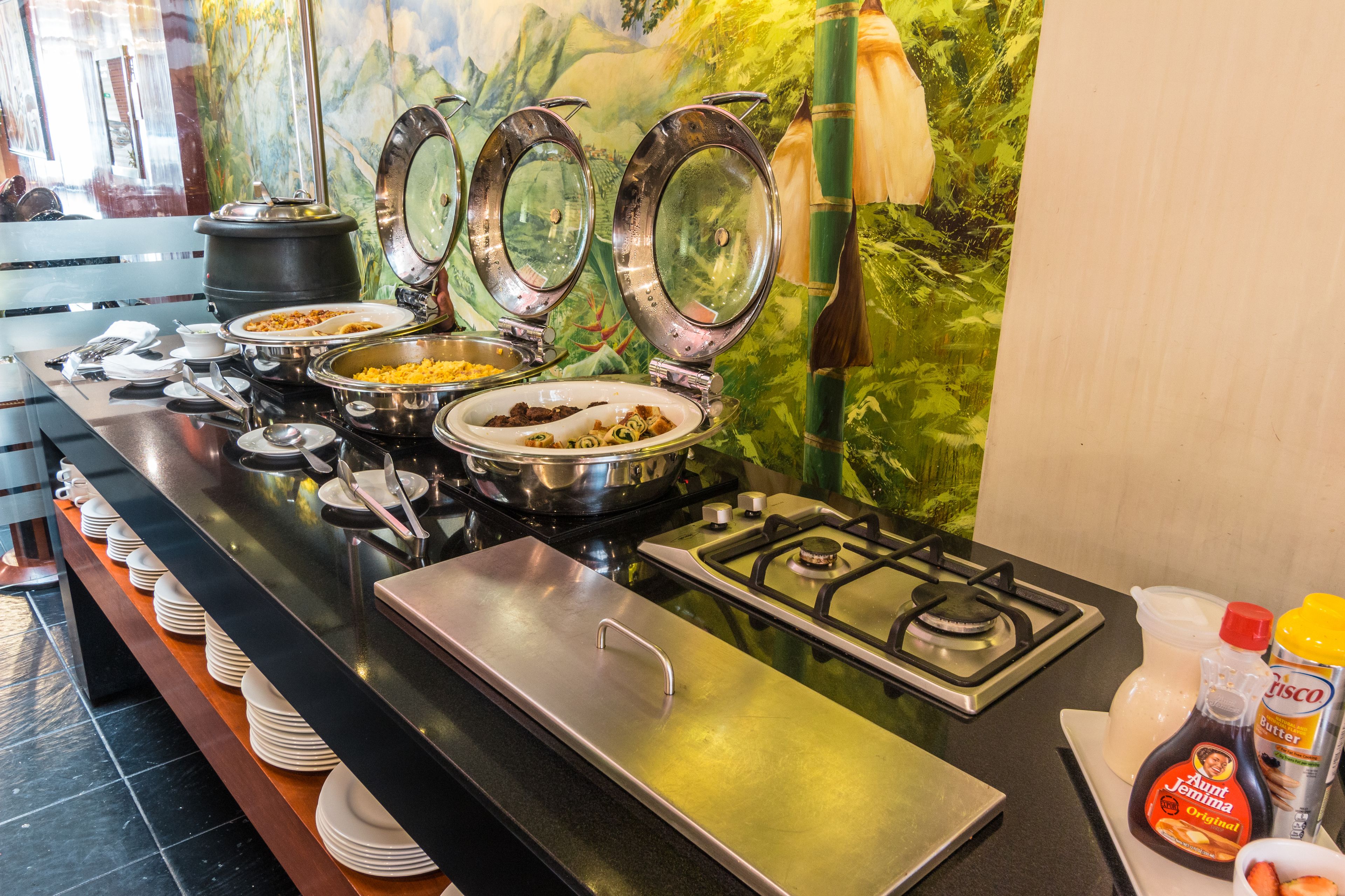 free daily full breakfast