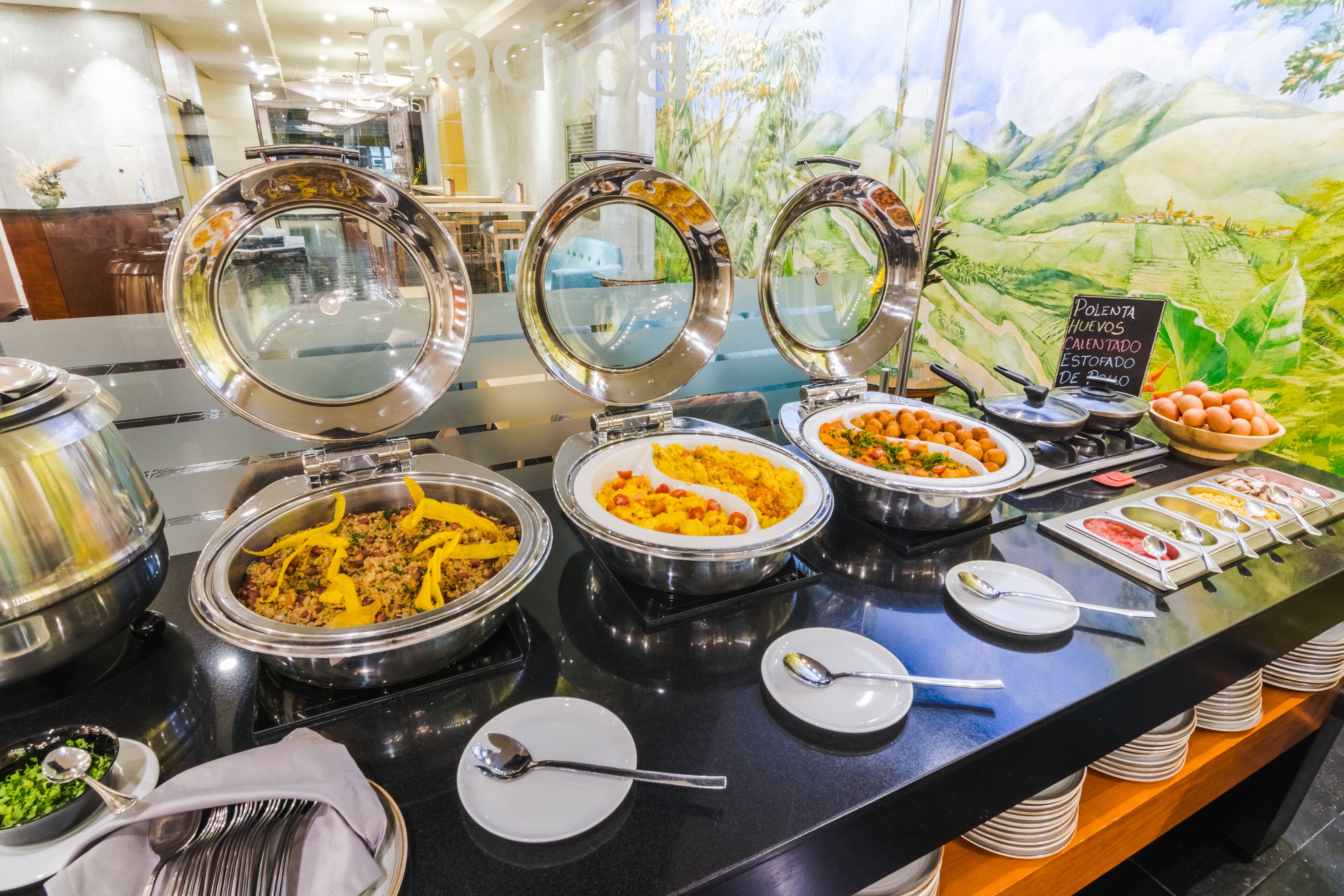 free daily full breakfast