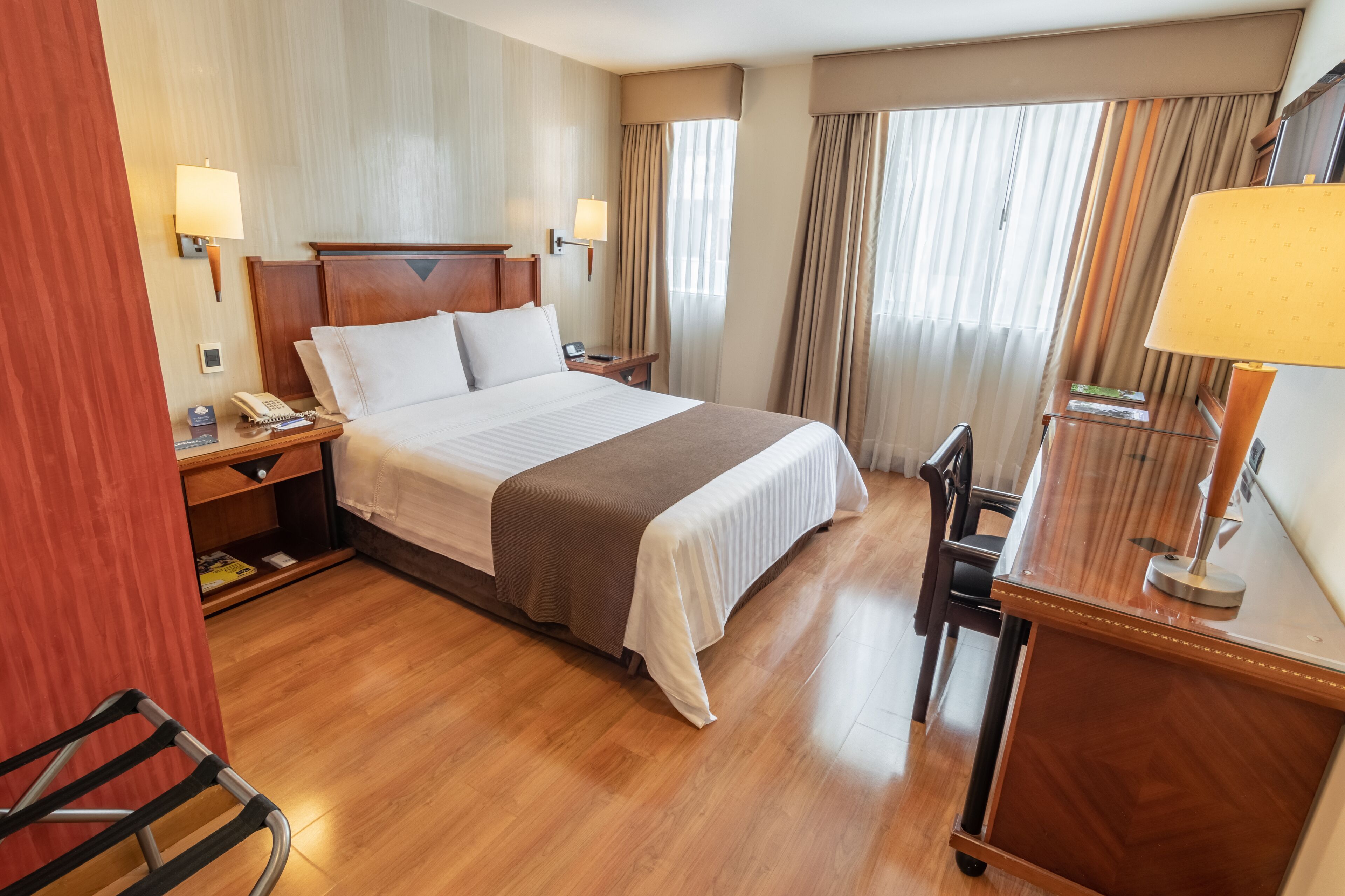 Ropa de cama de alta calidad, edredón y minibar 