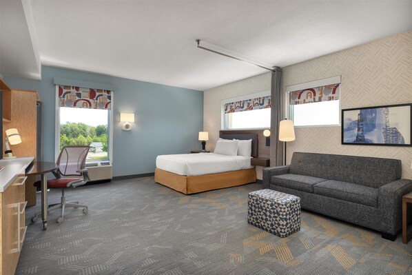 Suite, barrierefrei, Nichtraucher | Wohnbereich | 42-Zoll-Flachbildfernseher mit Kabelempfang, Fernseher