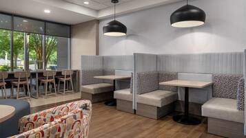 Bao gồm bữa sáng kiểu Âu hàng ngày