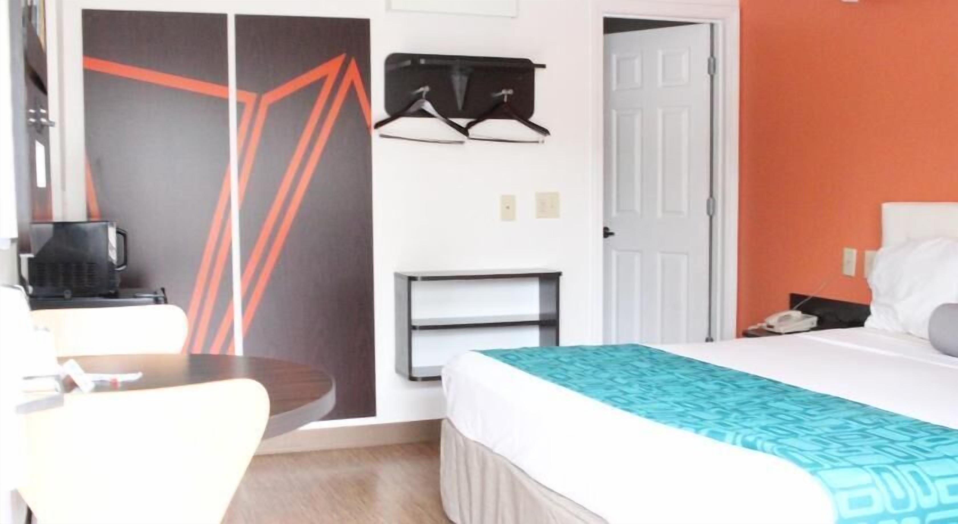 Desk, free WiFi, bed sheets