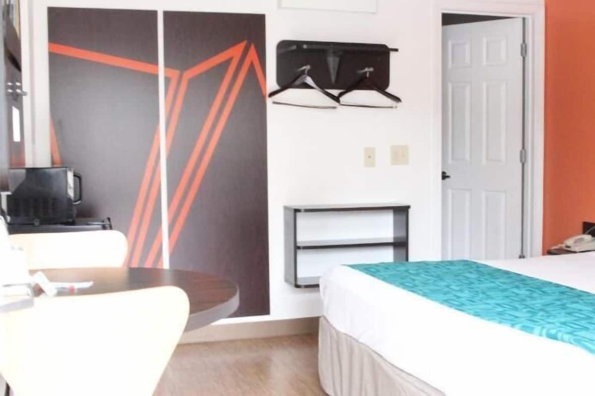Desk, free WiFi, bed sheets