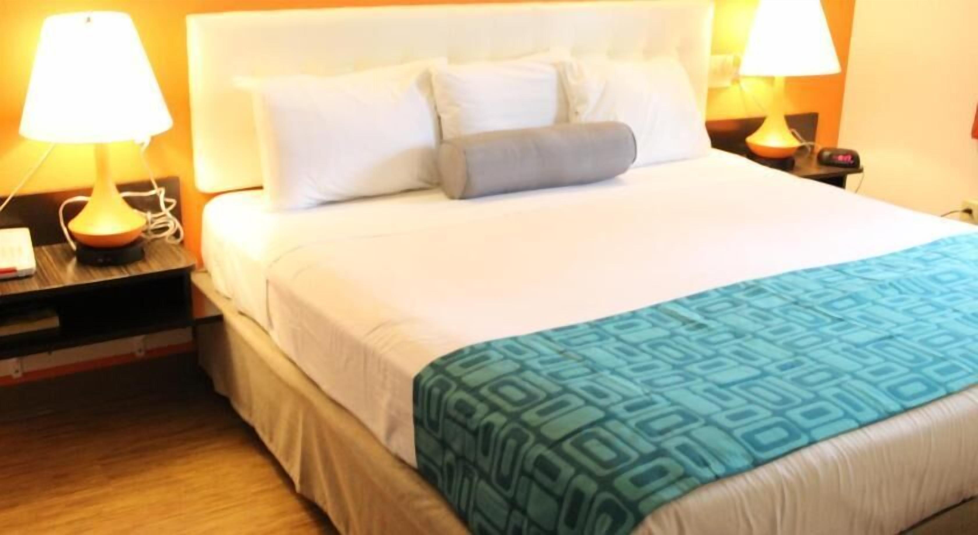 Desk, free WiFi, bed sheets