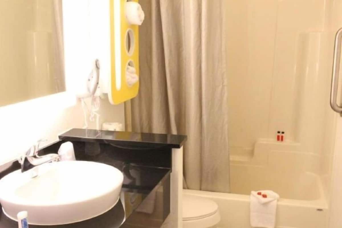 Bathroom | Shower, free toiletries, hair dryer, towels