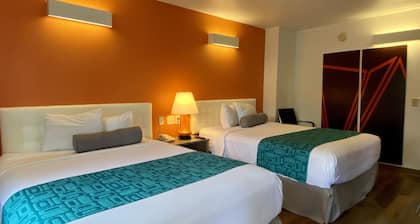 Howard Johnson by Wyndham Lake George