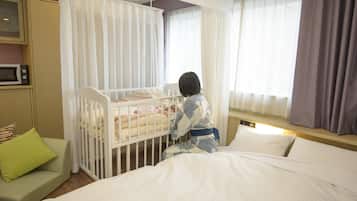 Down duvets, in-room safe, desk, blackout curtains