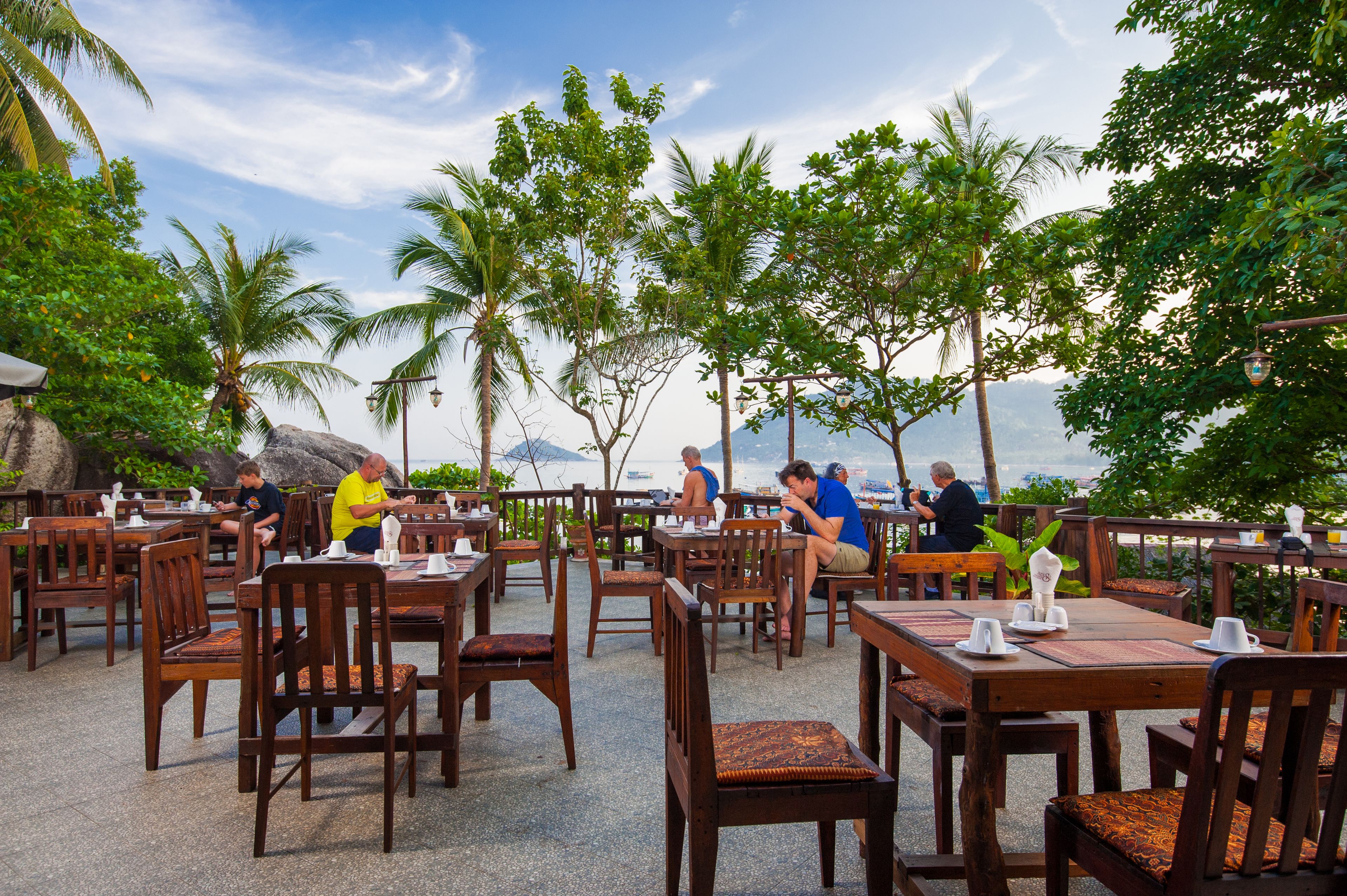 Daily buffet breakfast for a fee