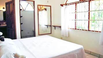 Standard Apartment, 1 King Bed | In-room safe, individually furnished, desk, free WiFi