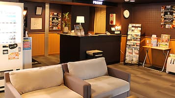 Coin salon dans le hall