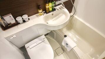 Combined shower/tub, deep soaking tub, free toiletries, hair dryer