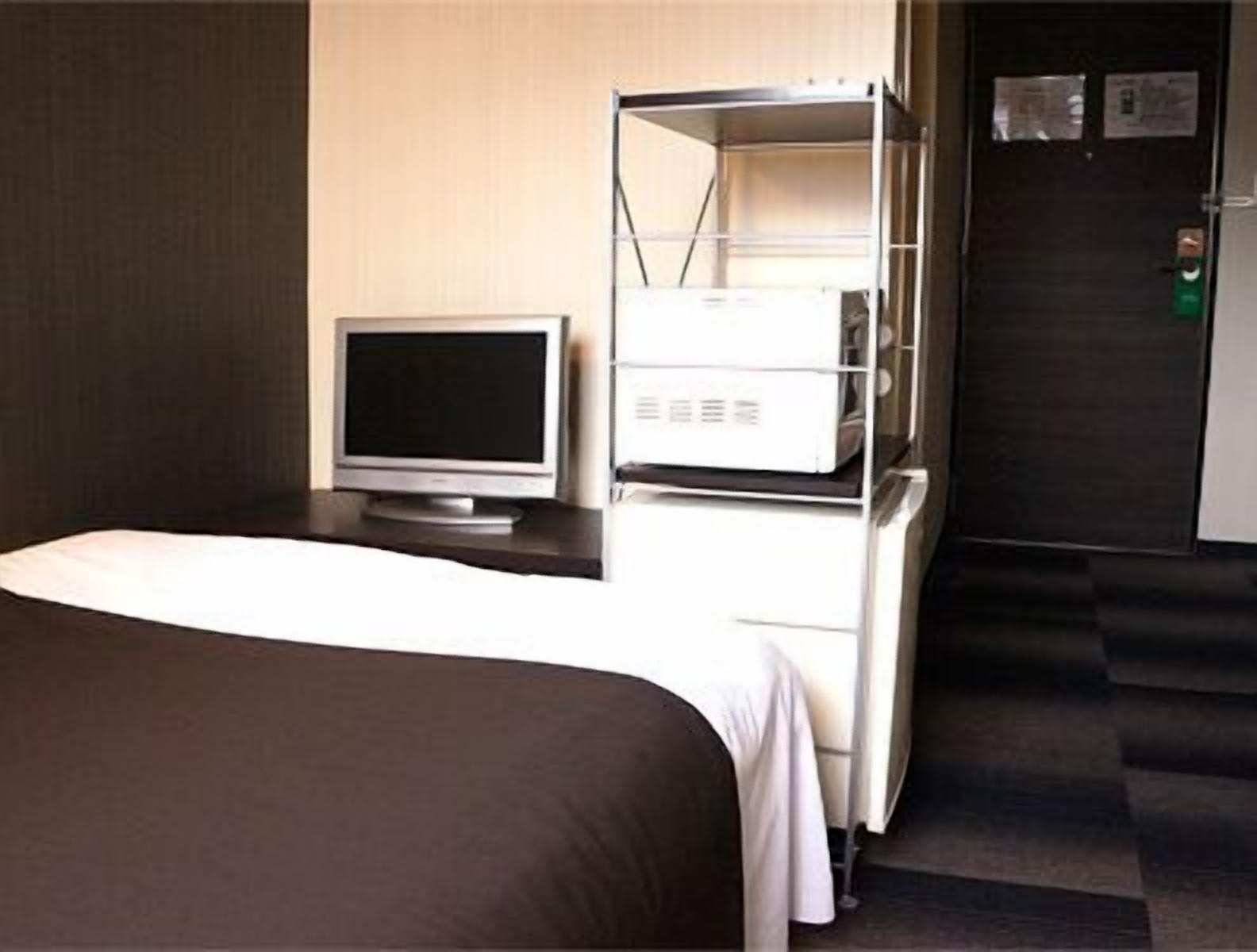 办公桌、熨斗/熨板、免费 WiFi、床单
