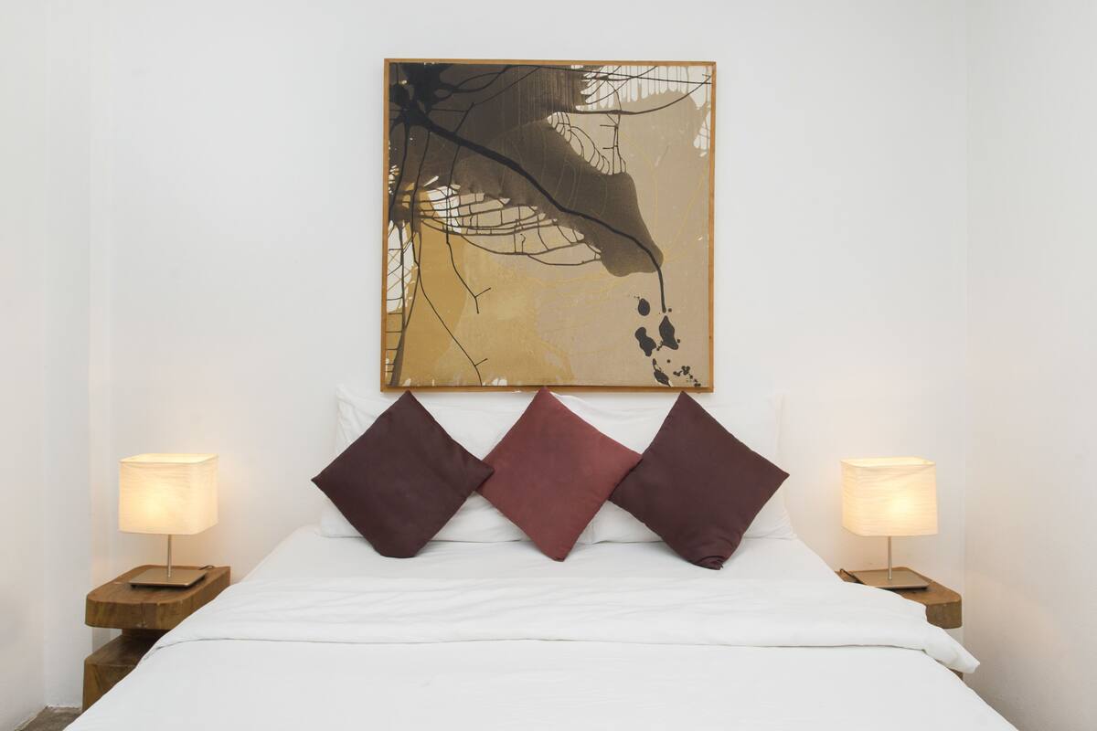 Standard Room | Premium bedding, in-room safe, individually decorated, blackout drapes