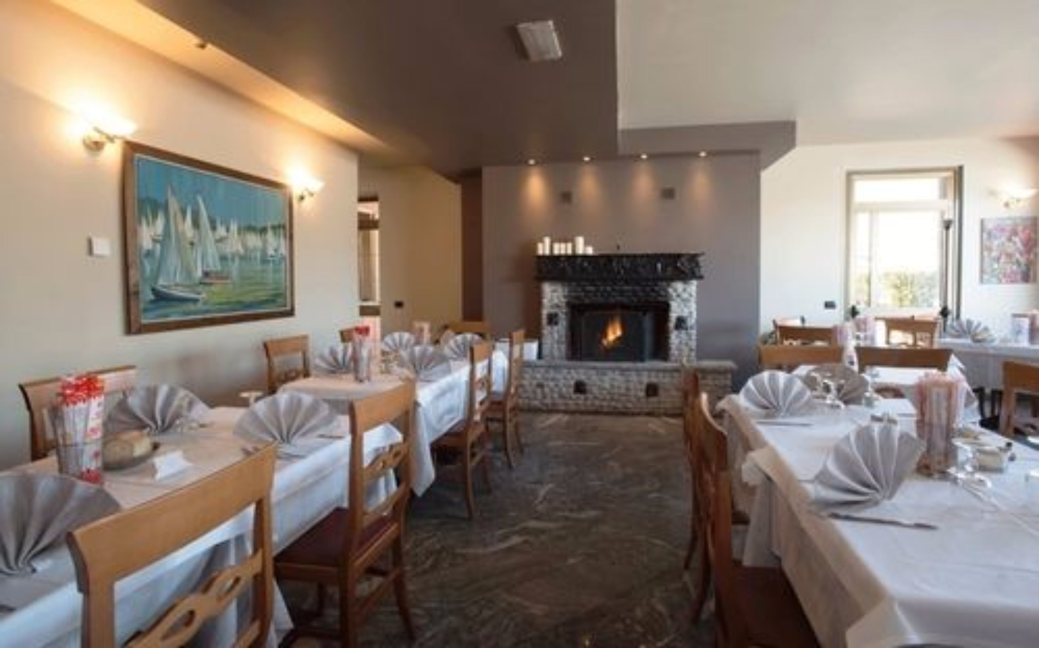 breakfast, lunch, dinner served; regional cuisine